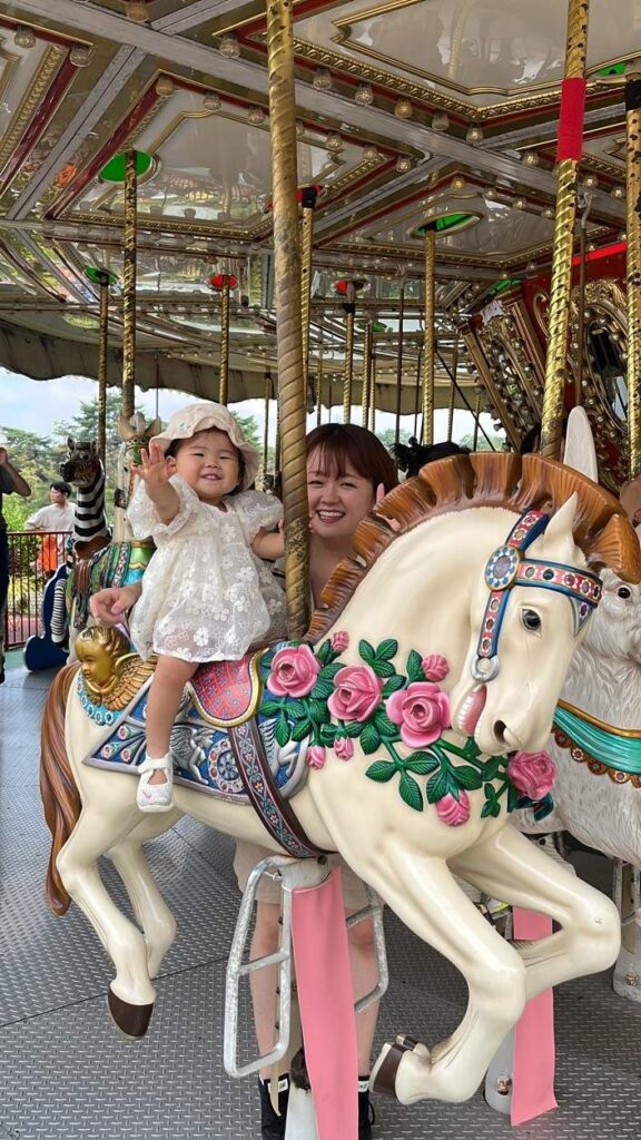 アンバサダーブログ、遊園地で親子で遊ぶ様子