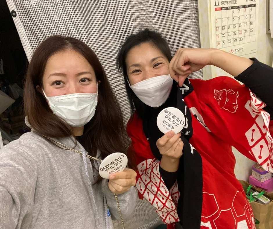 まいゆめスタッフの写真。の左に上野さん、右に野田さんが映った写真
